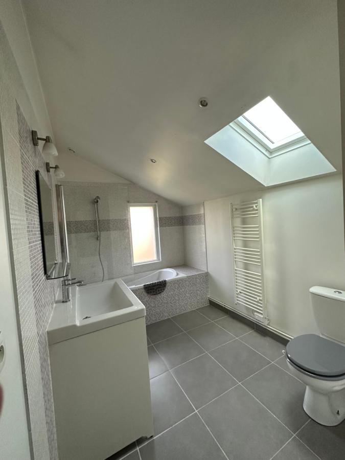 La Maison Des Declos Avec Parking Prive Bayeux Esterno foto